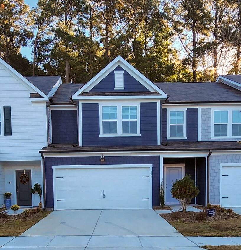 Foto principal - Brand NEW 1865sqft, 3 bed / 2.5 bath featu...