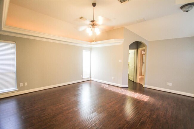 Foto del edificio - 6006 Briar Hill Ct