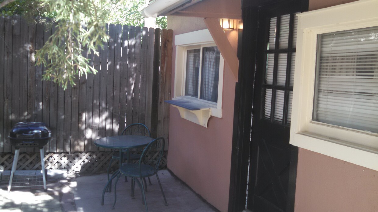 Foto principal - 729 E 4th St
