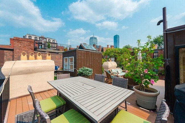 Building Photo - 432 Marlborough St