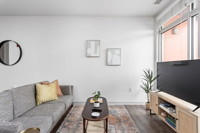 Building Photo - 747 N College Ave Building Photo - 747 N College Ave