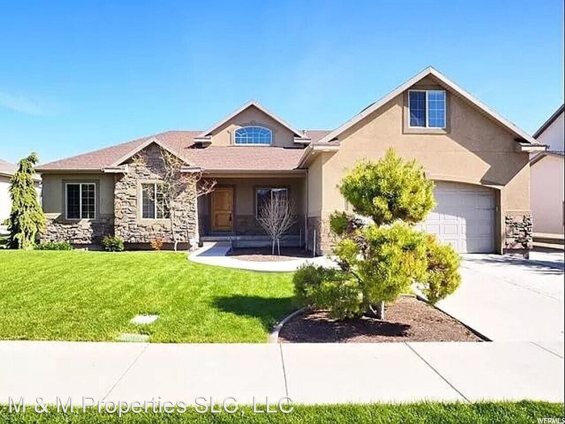 Primary Photo - 5 br, 4 bath House - 3732 W Salinas Dr