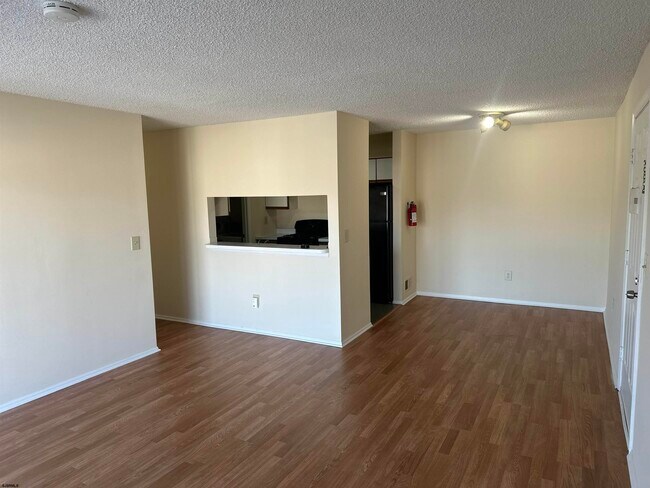 Foto del edificio - 203 Colonial Ct