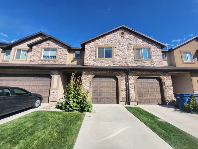 Building Photo - 2034 Churchill Drive
