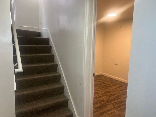 Photo - Vine1757 Apartment