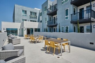 Building Photo - 1623 W Manchester Ave