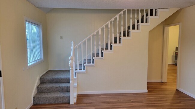 Foto del edificio - Beautiful 3 bed 2 bath in Springfield with...