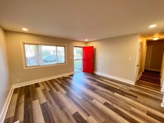 Foto del edificio - 3621 N BRENTWOOD AVENUE