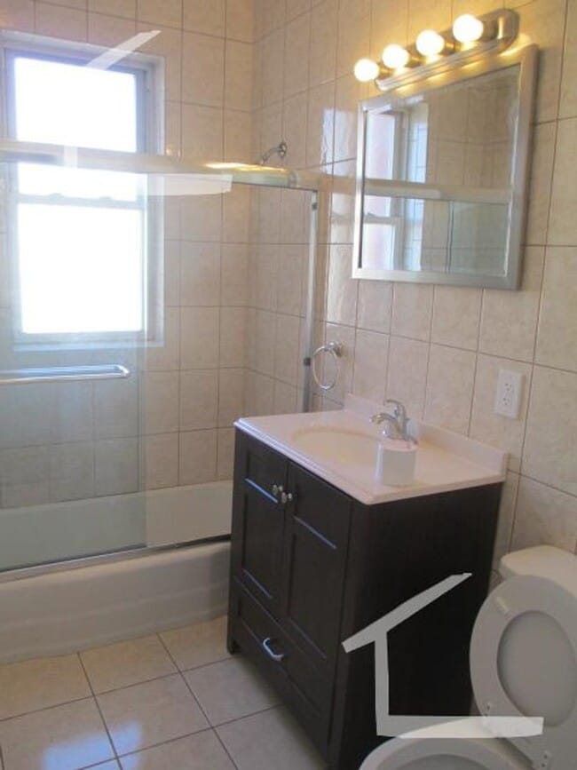 Building Photo - 5 bed in Brookline