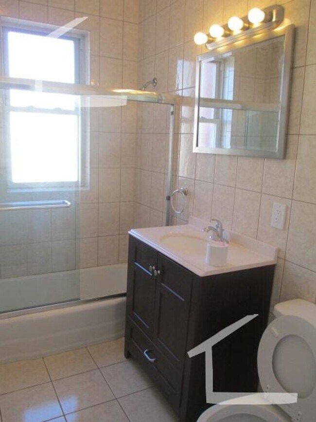 Foto del edificio - 5 bed in Brookline