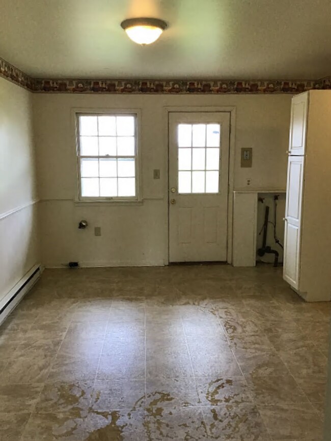 Foto del edificio - 3-Bedroom, 1-Bath Duplex on Mountain View Drive