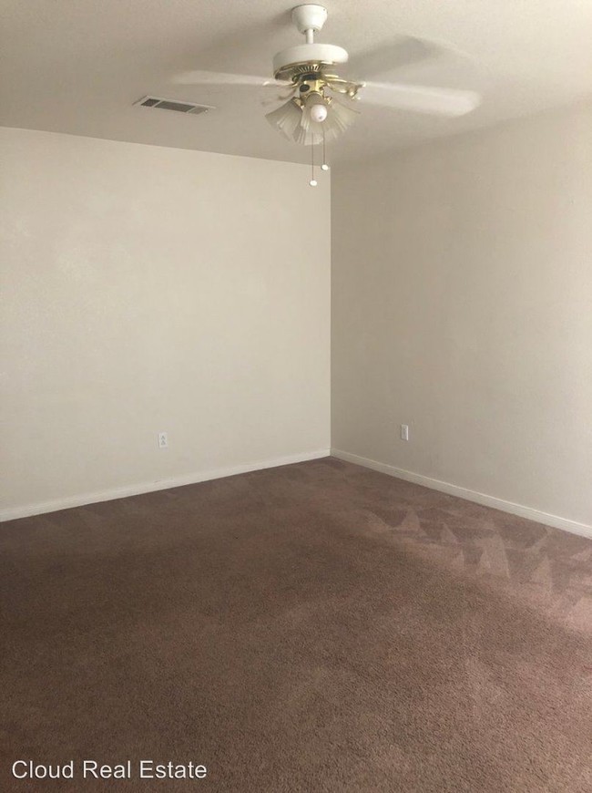 Building Photo - 320 Cedar Ridge Dr