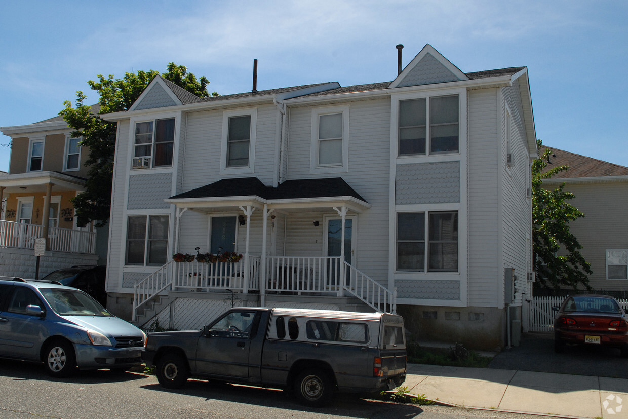 Foto del edificio - Victoria Court Townhomes II