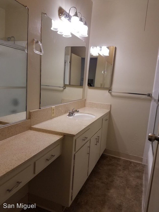 Building Photo - 7220 S Bright St