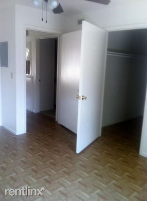 Foto del edificio - 227 E Plum St