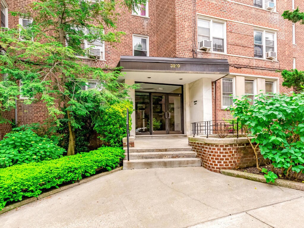 Foto principal - 3210 Arlington Ave