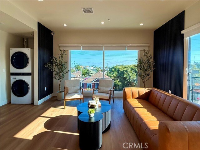 Foto del edificio - 1575 W 35th St