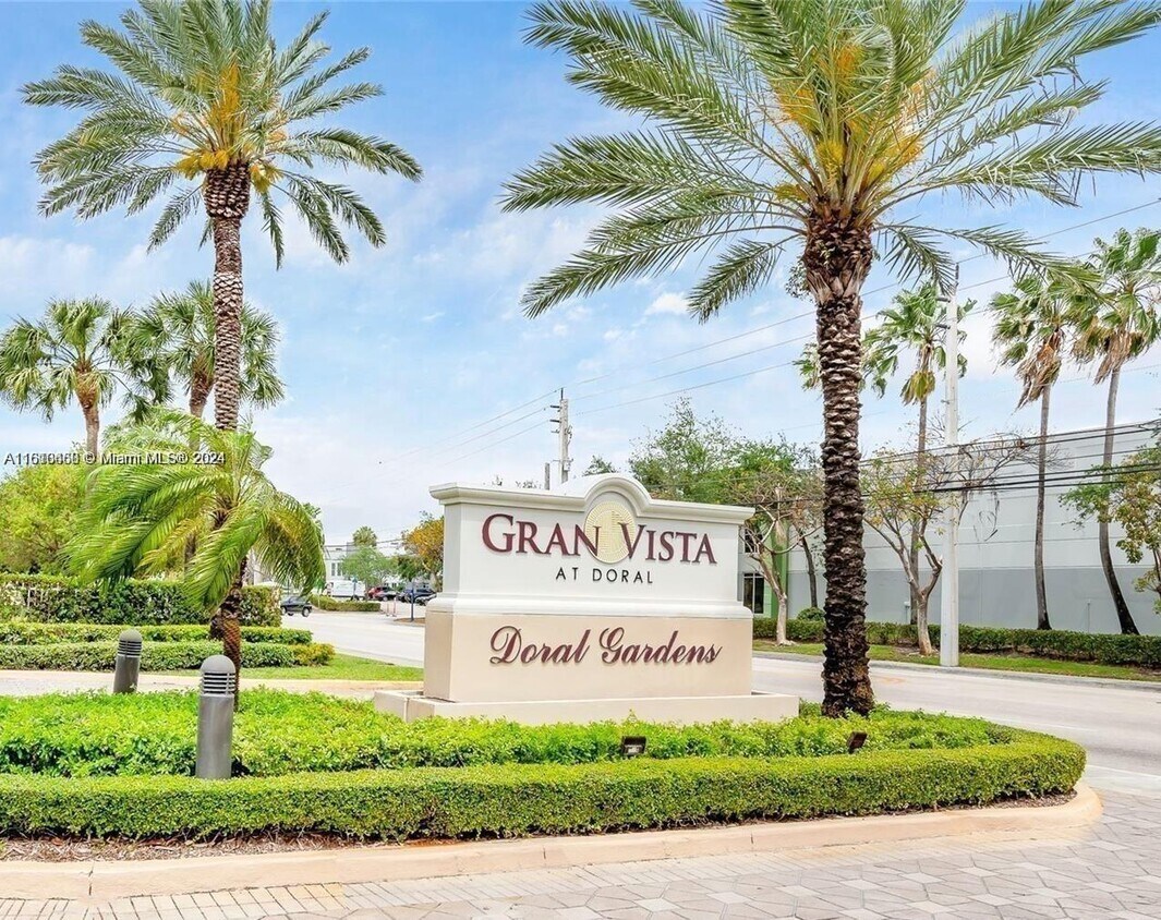 Foto principal - 4640 NW 79th Ave