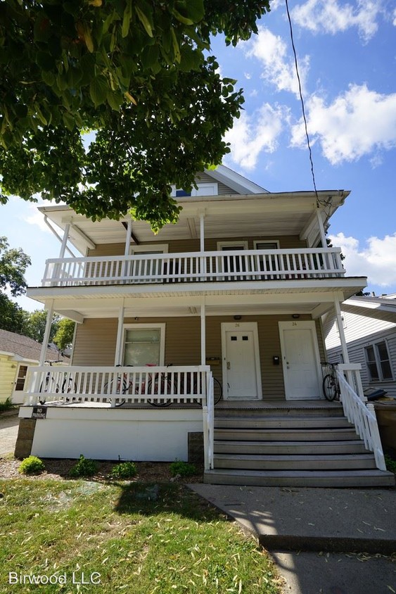 Primary Photo - 24-26 S Mills St