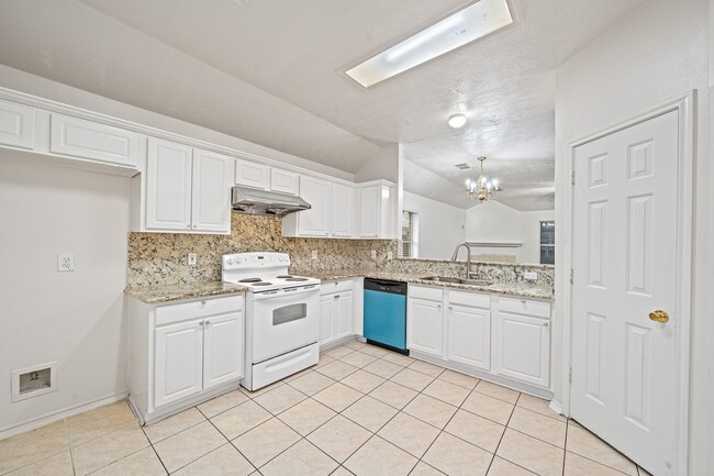 Building Photo - 13130 Eldridge Meadow Dr