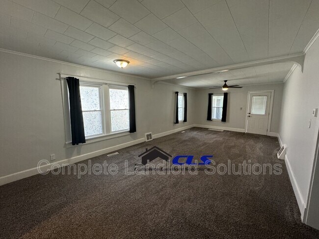 Foto del edificio - 2145 8th Ave