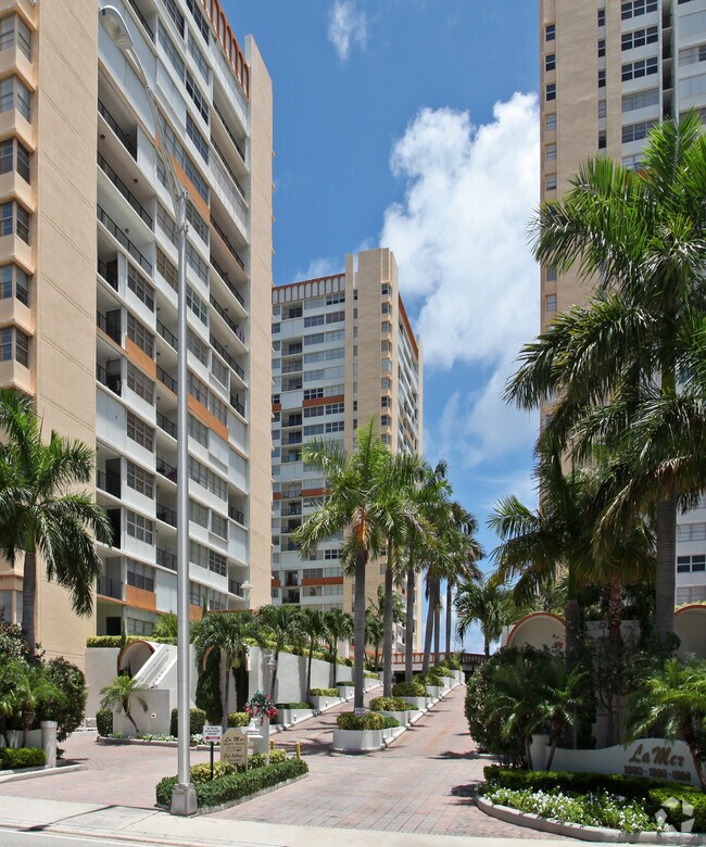 La Mer Rentals Hallandale Beach, FL