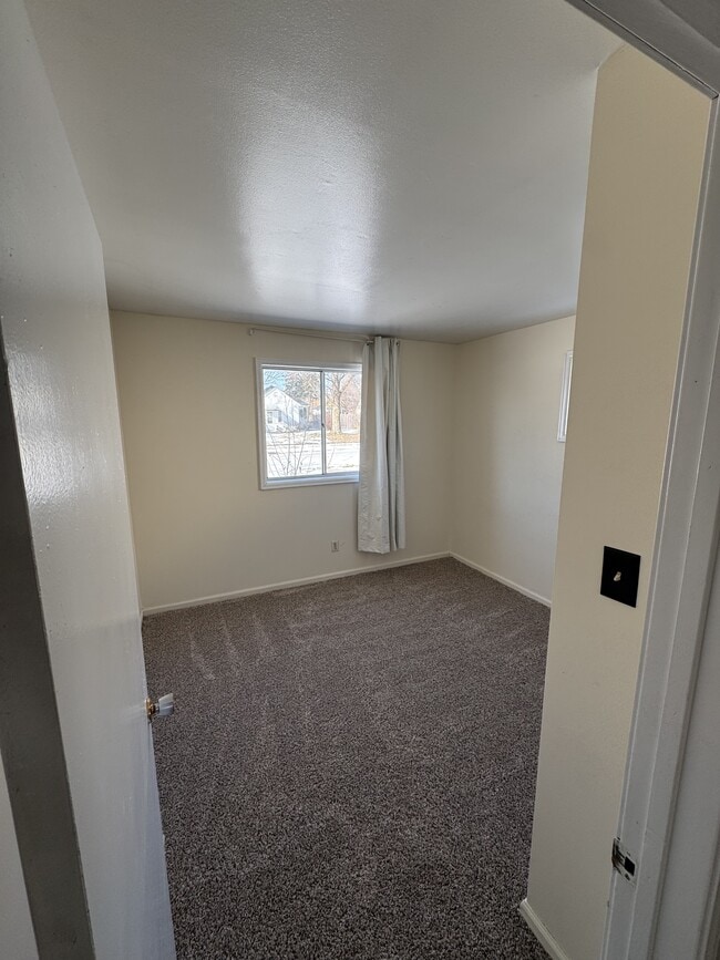 Foto del edificio - 6411 Gardenview Dr