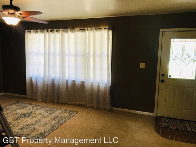Foto del edificio - 2 br, 1 bath House - 104 S. Runnels Ave