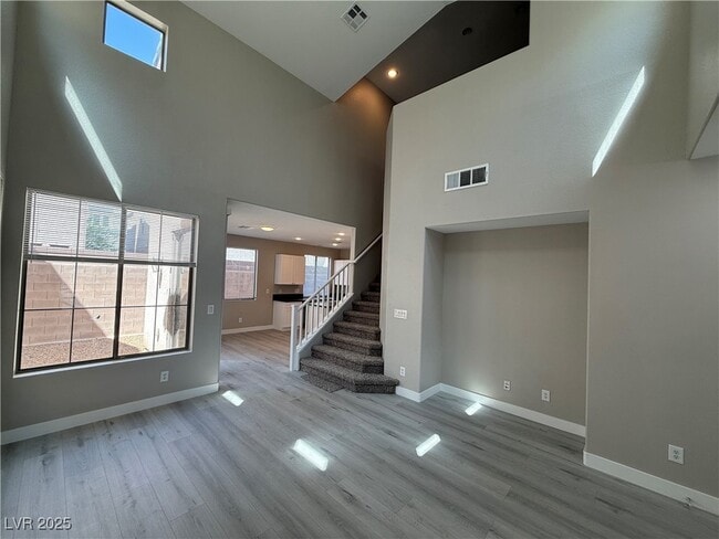 Building Photo - 8181 Altamont Ridge St