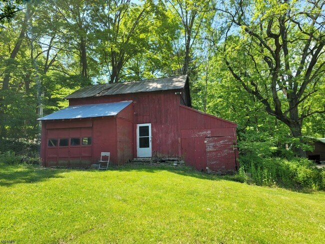 Foto del edificio - 28 Old Rudetown Rd