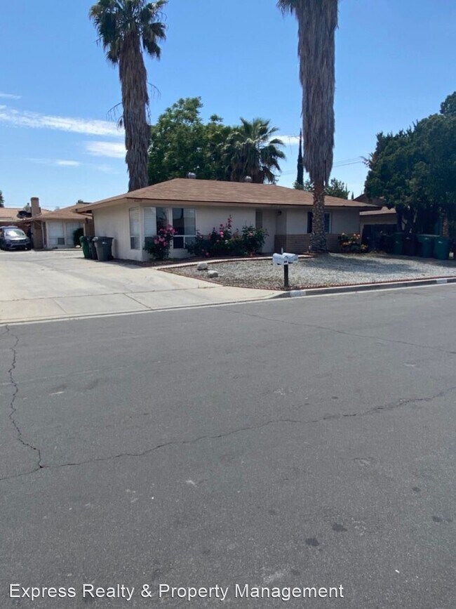 Foto del edificio - 2 br, 2 bath House - 41041 Beachwood Ave