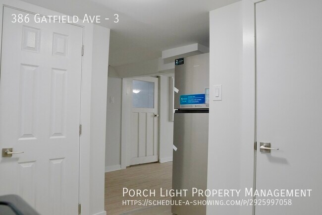 Photo du bâtiment - 1 Bedroom Private Unit with Laundry and Pa...