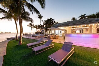 Building Photo - 1365 Bay Terrace