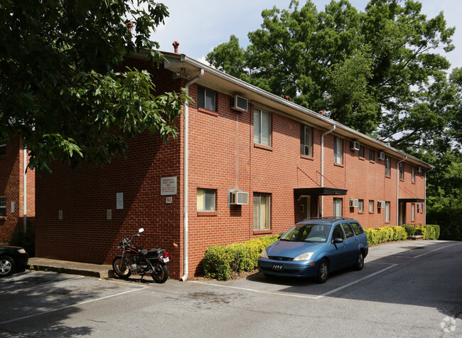 Building Photo - Greenwood Apartments