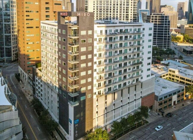 Foto del edificio - 2225 N Harwood St