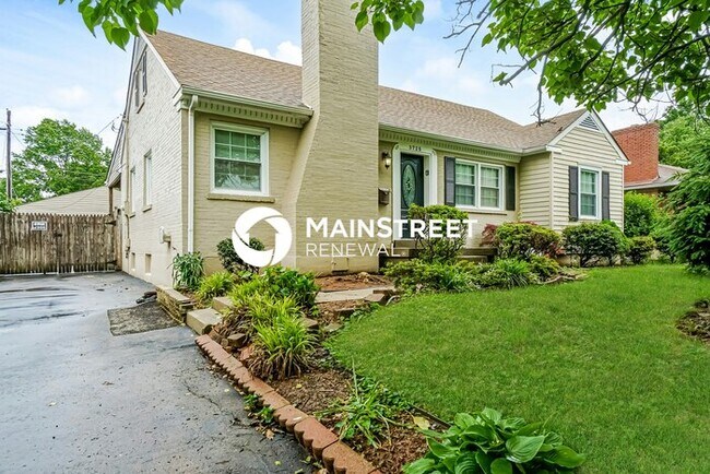 Foto del edificio - 3 Bedroom Pet-Friendly Home in Louisville, KY with Main Street Renewal