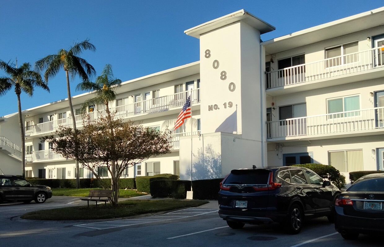 Seminole Gardens Condo - 8080 112th St N