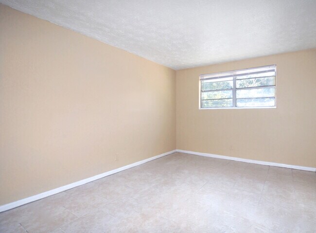 Foto del edificio - 2852 W 1st St