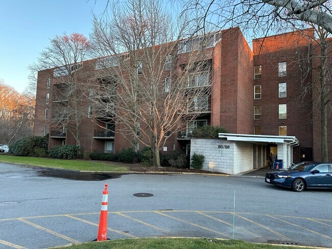 Building Photo - 50 Broadlawn Ave