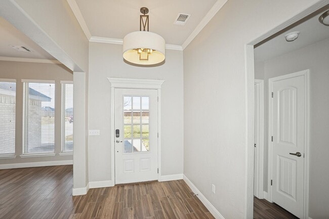 Foto del edificio - 15101 Helium Rd