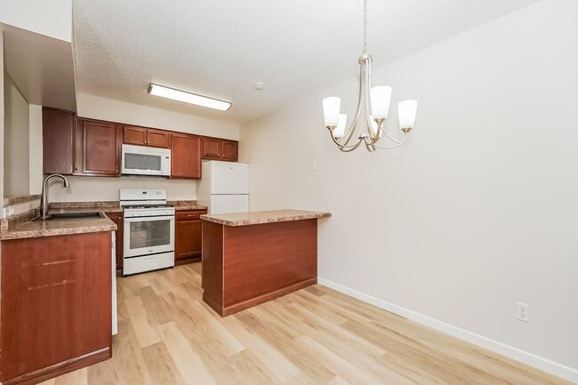 Building Photo - 373 Elan Ct