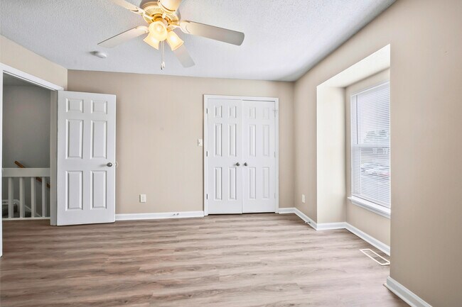 Foto del edificio - North Ingleside Townhomes