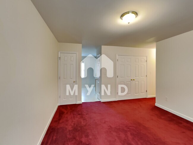 Building Photo - 464 Jeffries St