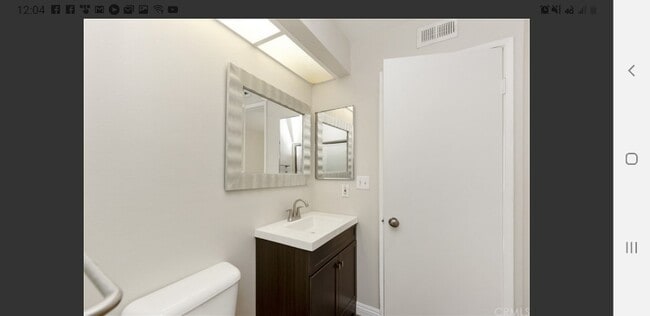 Foto del edificio - 6390 Gage Ave