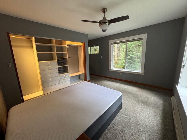 Foto del edificio - 28635 Vashon Hwy SW