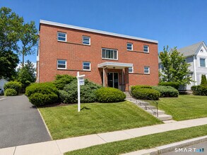 Building Photo - 23 Oakwood Ave