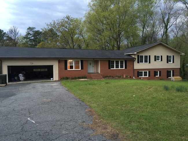 Building Photo - 333 Chapman Rd