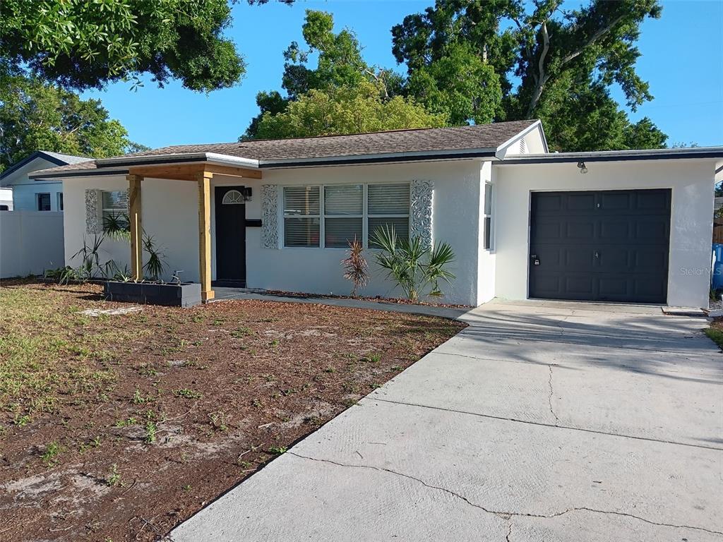 Foto principal - 546 84th Ave N