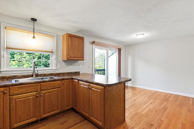 Building Photo - 6 Lochmere Ln