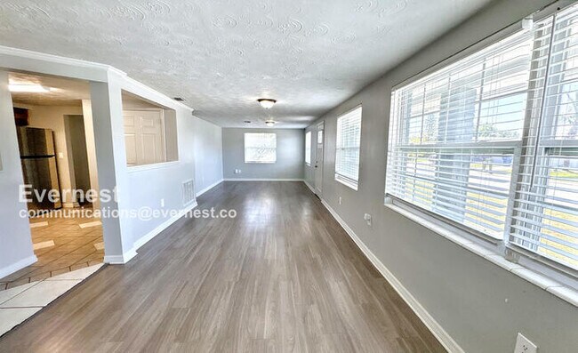 Foto del edificio - 3407 Truman Dr
